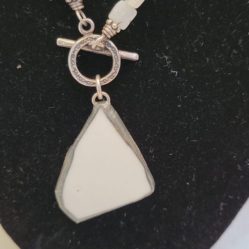 Ceramic Pendent 2 sided Neckless with Moonstone - Picture 6 of 6